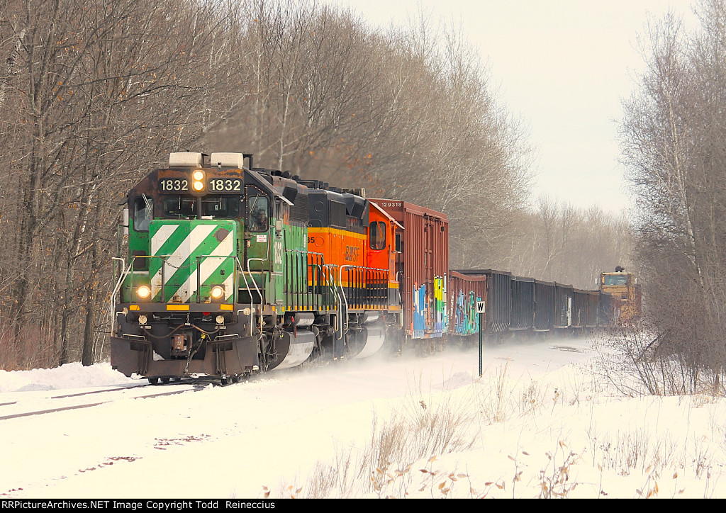 BNSF 1832